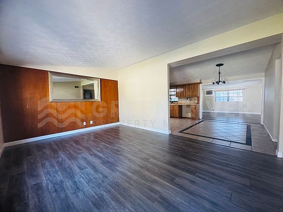 4th image of 246 Sara Dr