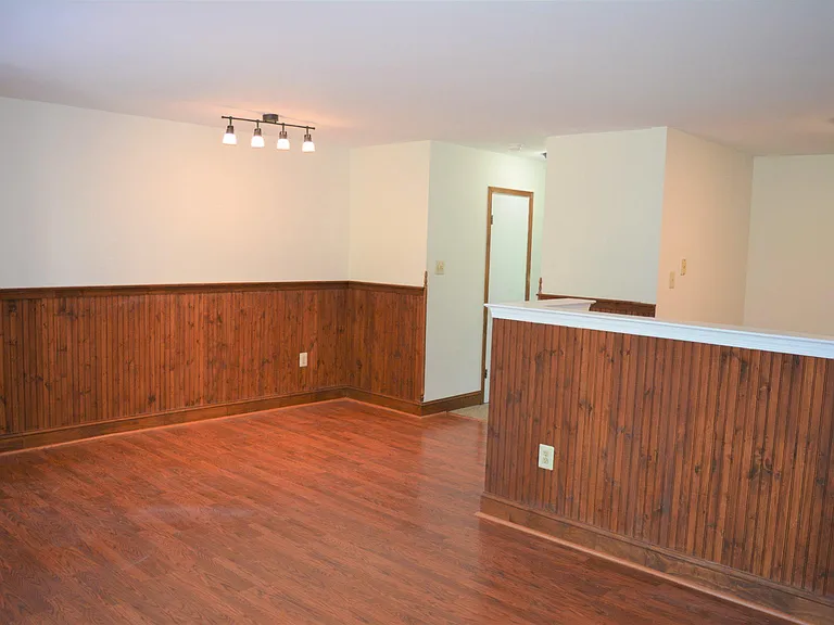 361 Kent Ln — Photo 15
