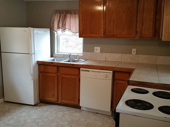 5th image of 1029 Suntree Pl