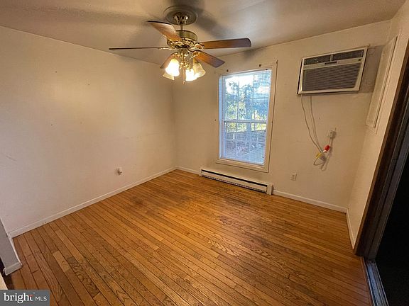 4th image of 449 Patuxent Ct