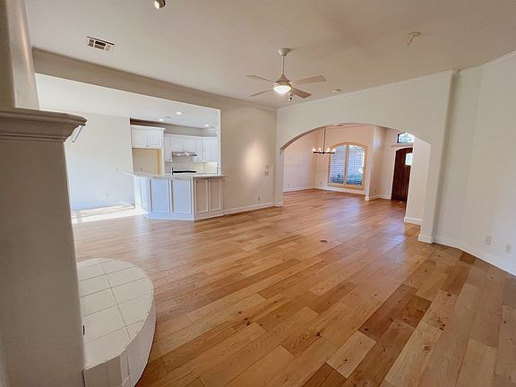 5th image of 3124 Viewmont Ct