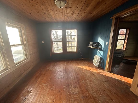 4th image of 502 N Spears St