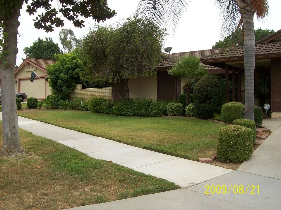 Front yard_05102013