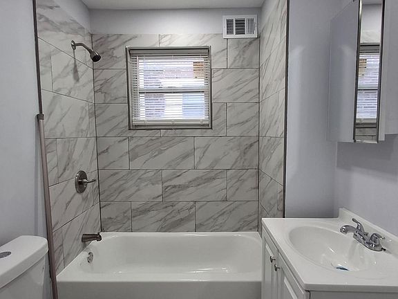 5th image of 2040 Dennie St
