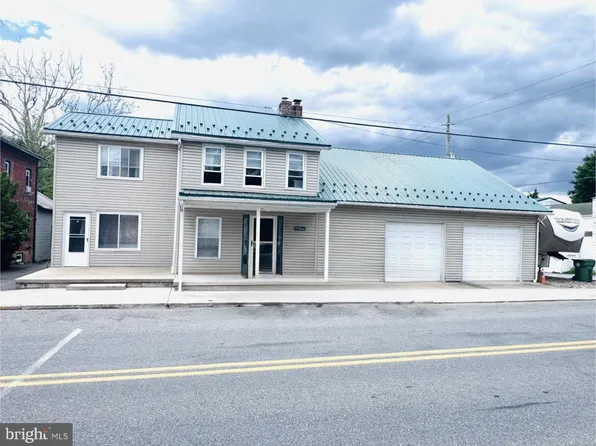 4 S Main St, Bernville, PA 19506