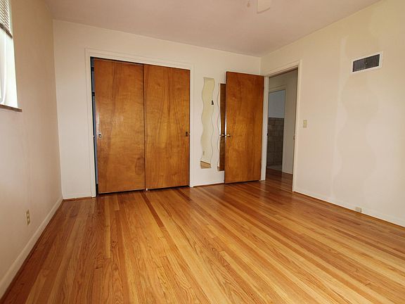 3rd image of 4933 Kelsch Ln #1