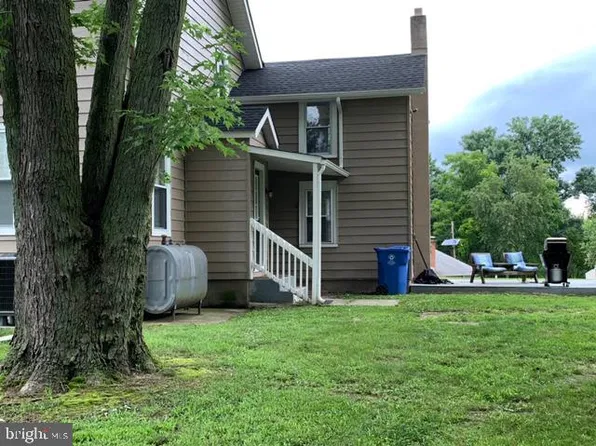 123 Hartford Rd #B, Mount Laurel, NJ 08054