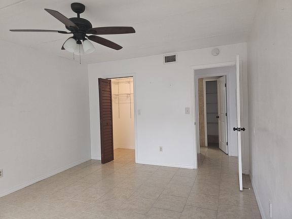 3rd image of 2822 Somerset Park Dr APT 201