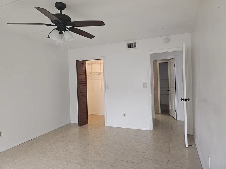 2822 Somerset Park Dr #201 — Photo 3
