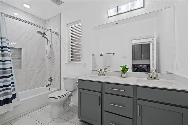 3 bed, 2.5 bath, 1695 sqft, $2,250 — Photo 3