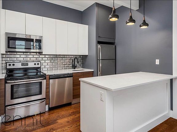 2nd image of 1736 Pacific St APT 4B
