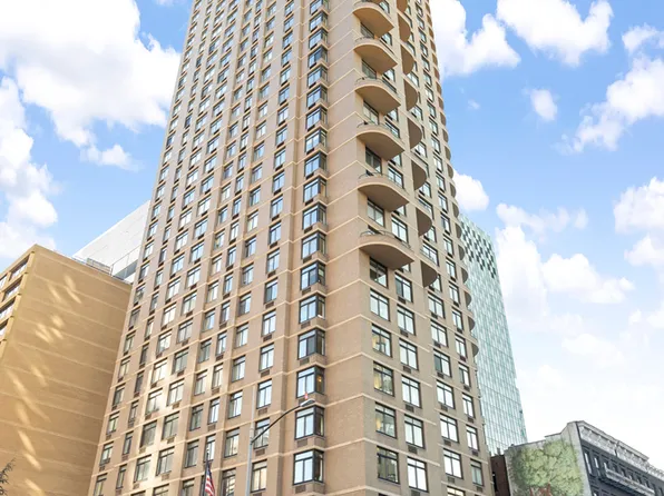 400 East 70th Street image 13 of 16