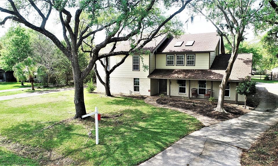 210 W Bayou Dr, Dickinson, TX 77539 Zillow