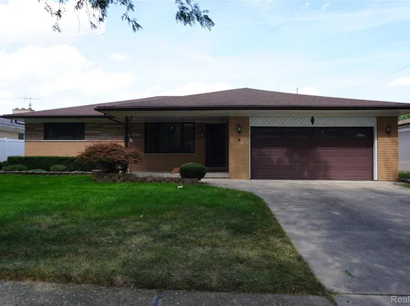 8115 Busch Ave, Center Line, MI 48015