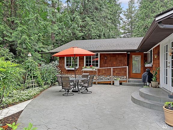 4th image of 2331 NE Perkins Way Lake