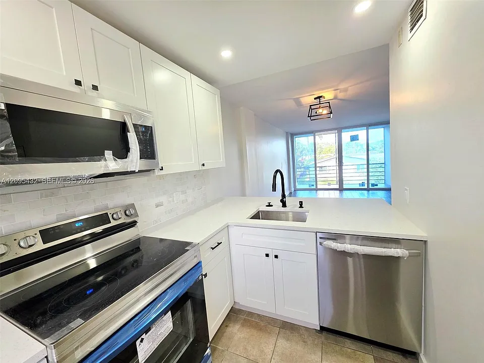 108 Royal Park Dr #2H