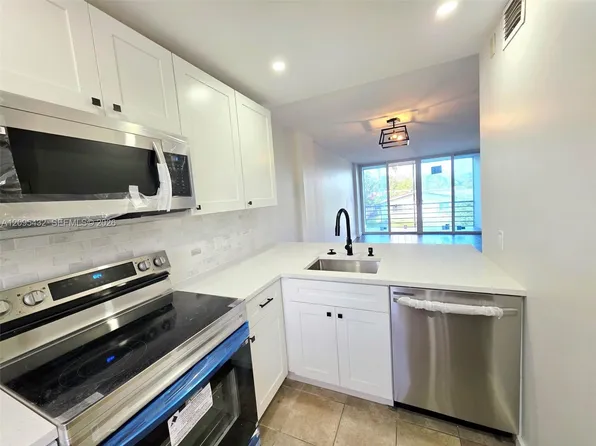 108 Royal Park Dr, Fort Lauderdale, FL