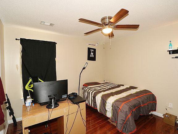5th image of 111 Mallards Landing Dr