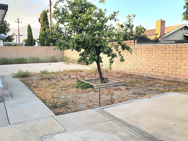 1002 N Merced Ave — Photo 14