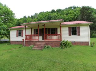 2492 Hartsville Rd, Lafayette, TN 37083