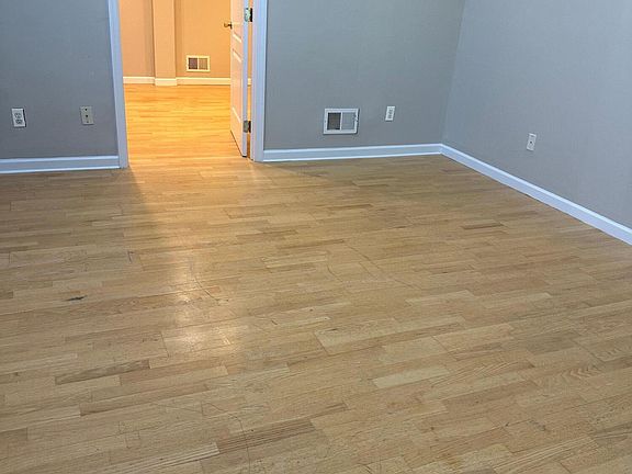 4th image of 247 Maple Pkwy #158