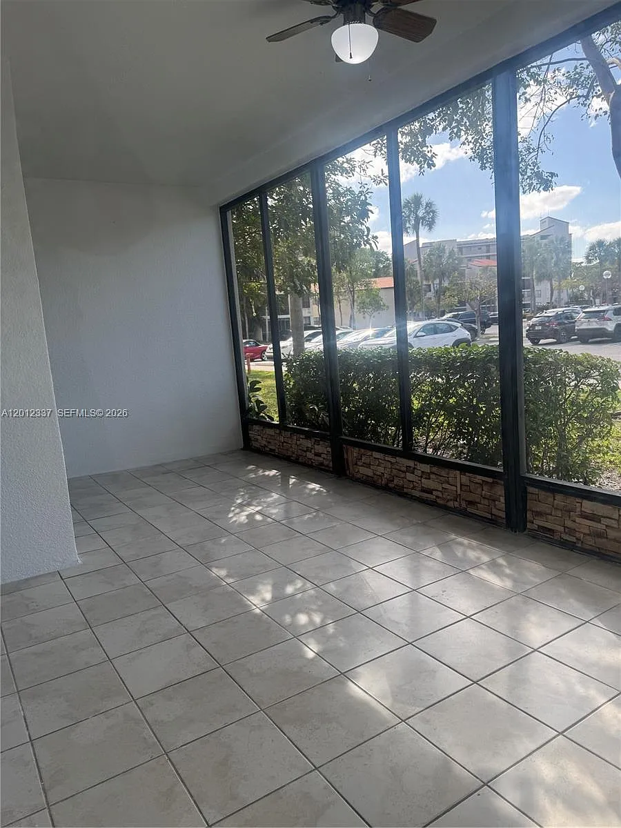 Building Photo - 2312 S Cypress Bend Dr #107