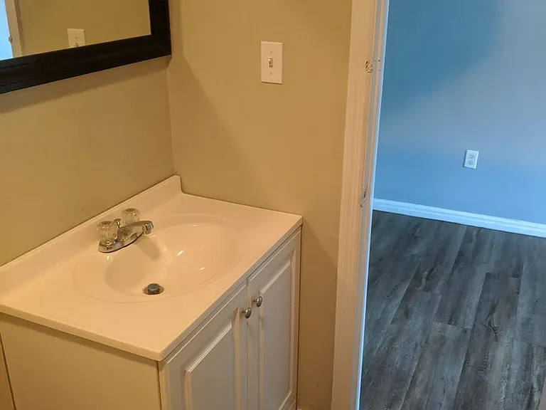 211 N Washington St — Photo 12