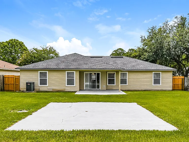 1266 Summit Oaks Dr E — Photo 19