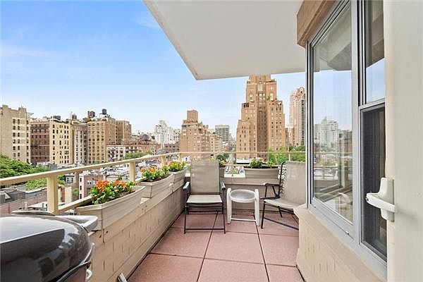 1st image of 150 E 61st St APT 11E