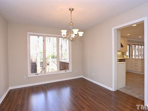 5th image of 116 Village Ln