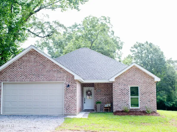 412 N Main St, Poplarville, MS 39470