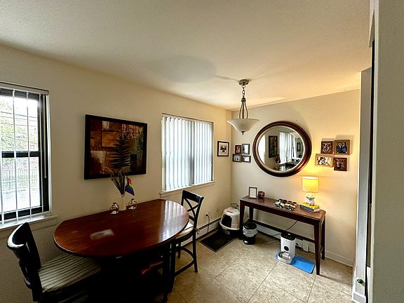 5th image of 5958 N Kenmore Ave APT 207