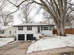 11225 Westover Rd, Omaha, NE 68154