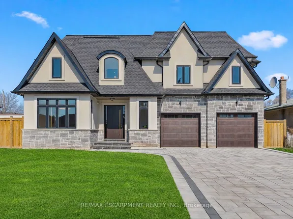 383 Wadsworth St, Oakville, ON L6K 2A2