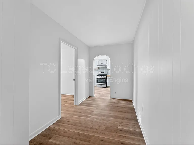 321 Clark St — Photo 8