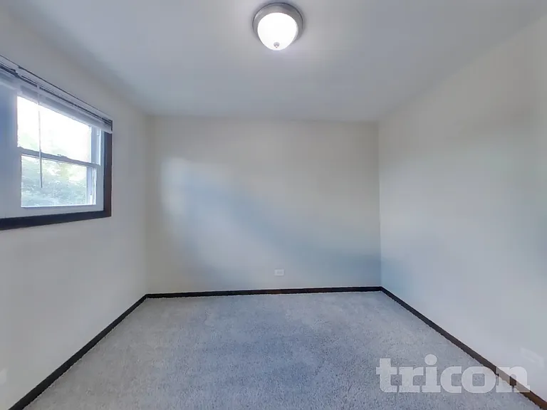 16646 Paxton Ave — Photo 7