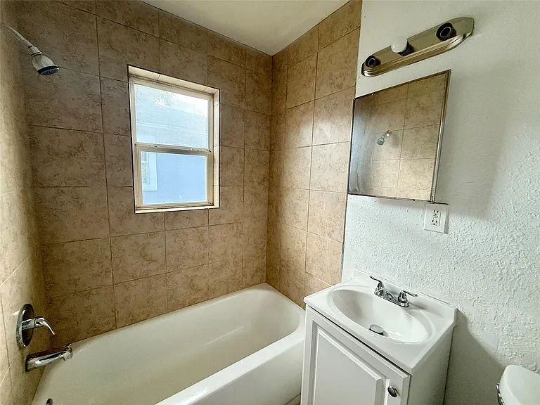 3910 Hoffman St #3 — Photo 10
