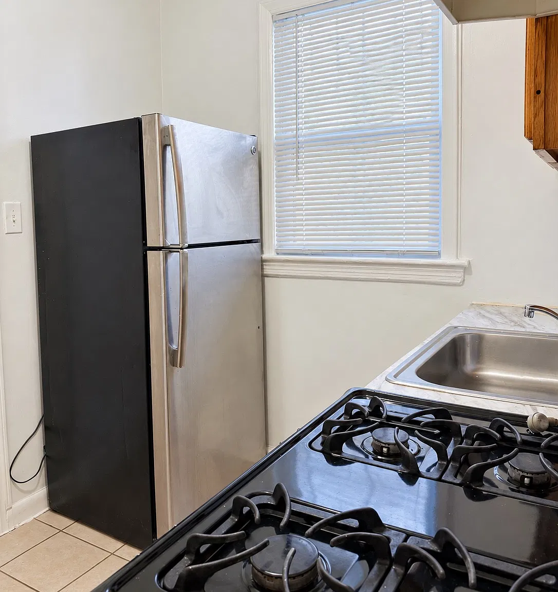 1 bed, 890 sqft, $1,250 — Photo 3