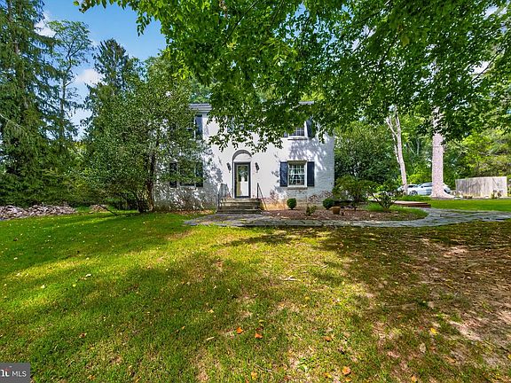 4th image of 13904 Overton Ln