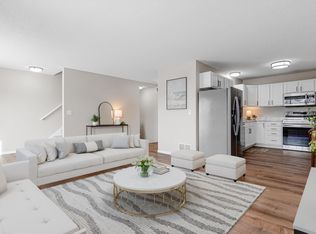 1579 County Road D E UNIT C, Maplewood, MN 55109