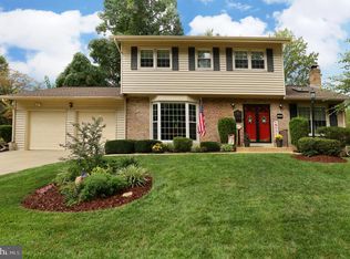 4000 Winterset Dr, Annandale, VA 22003