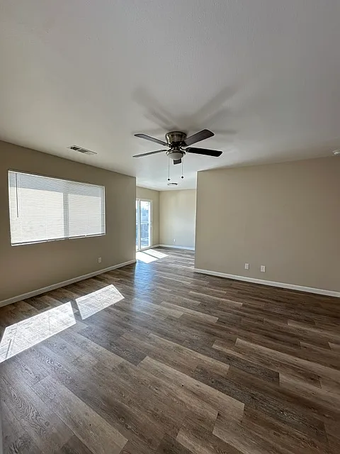 2 bed, 869 sqft, $1,250 — Photo 4