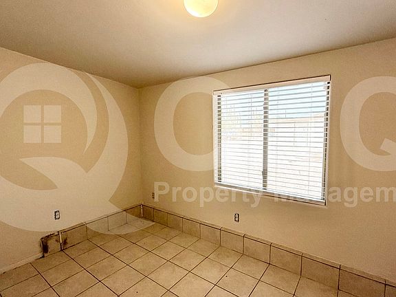5th image of 225 S Grand Dr Unit 4