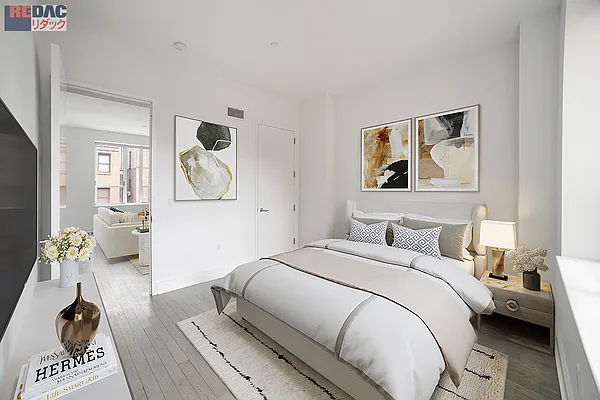 Rented by RELO REDAC INC. | media 15