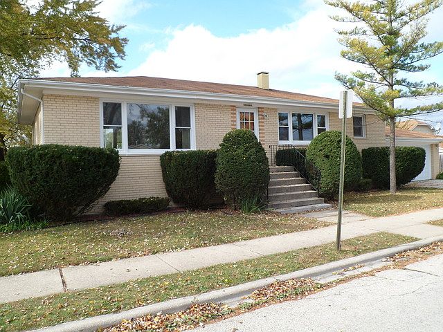 1st image of 5700 W 89th Pl