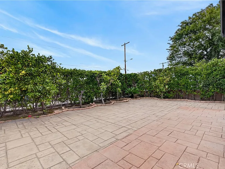 10510 Helendale Ave — Photo 14