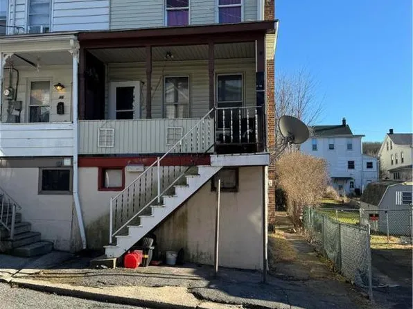 44 E Howard Ave, Coaldale, PA 18218