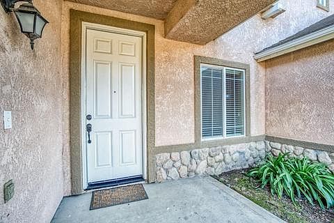 1st image of 872 Yosemite Dr
