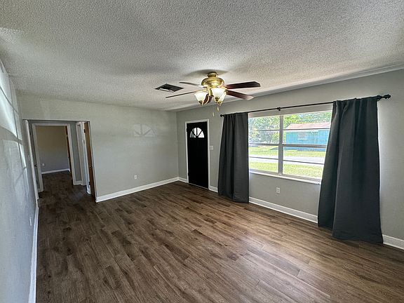 2nd image of 460 Mount Vernon Ct