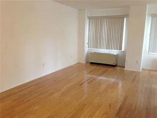 Sold by OneWorld Property Advisors | media 5